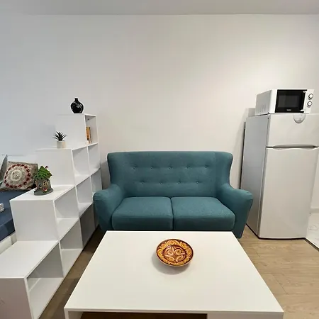Apartment Santorini Modern And Cosy Near Unss And Nsa W Wifi *