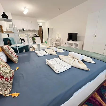 Santorini Modern And Cosy Near Unss And Nsa W Wifi Apartment *